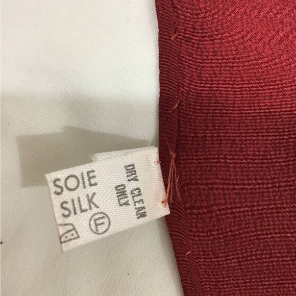 Vintage Loris Azzaro Paris Elegant Red Silk Scarf  Italian Designer - Picture 6 of 9